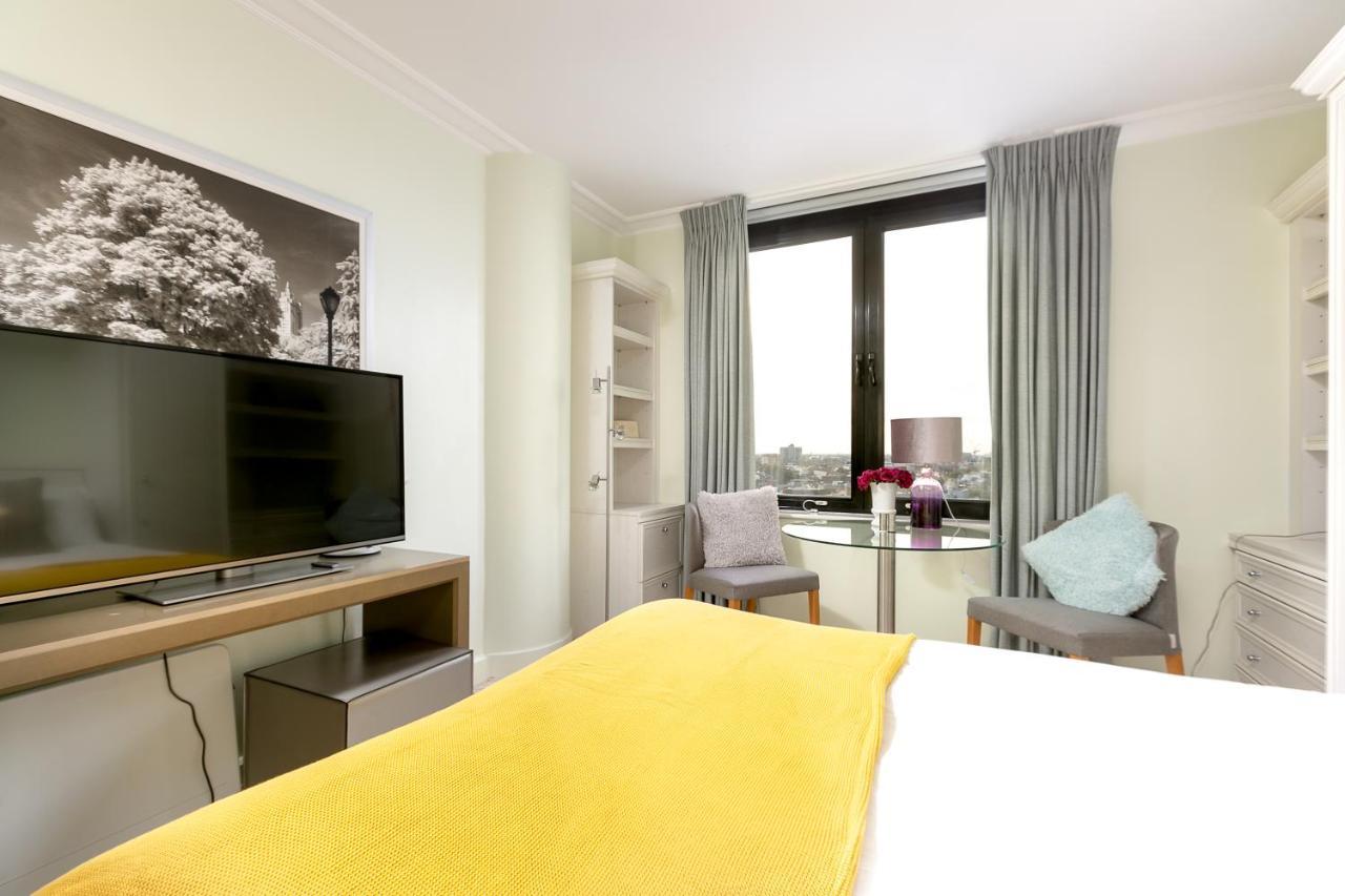 Point West Apartments London Exterior photo