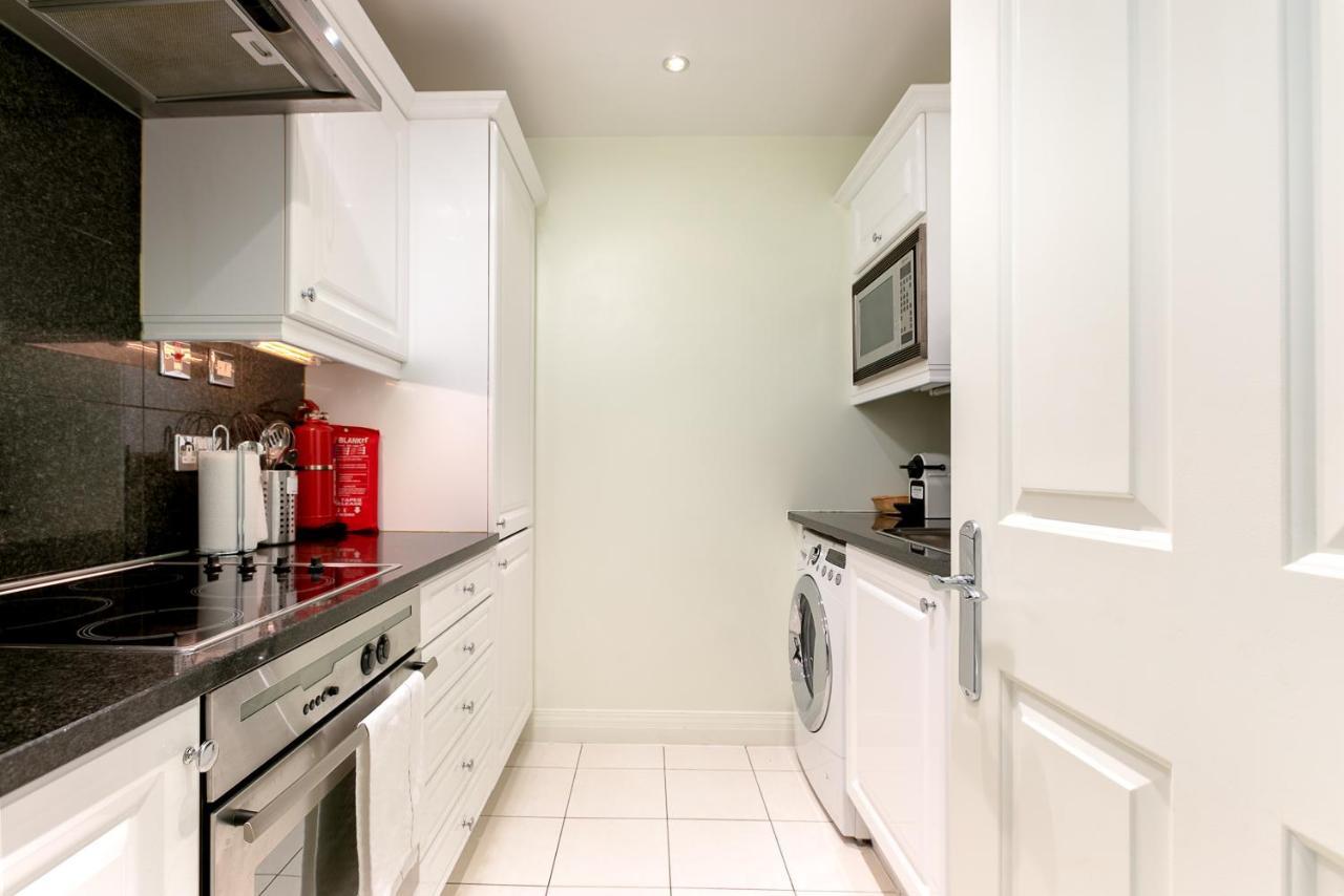 Point West Apartments London Exterior photo