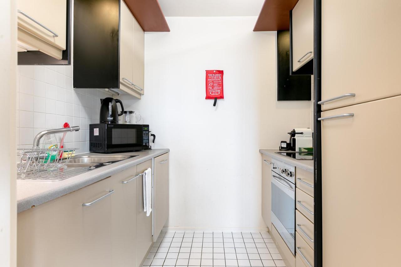 Point West Apartments London Exterior photo